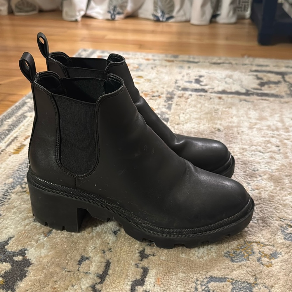 Steve Madden black booties